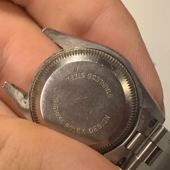 Rolex oyster perpetual date females watch main image 4